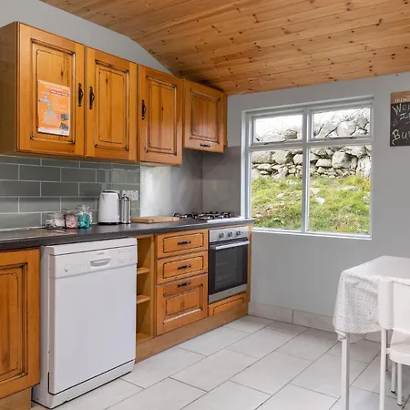 Gasthuis Into The Burren 4*